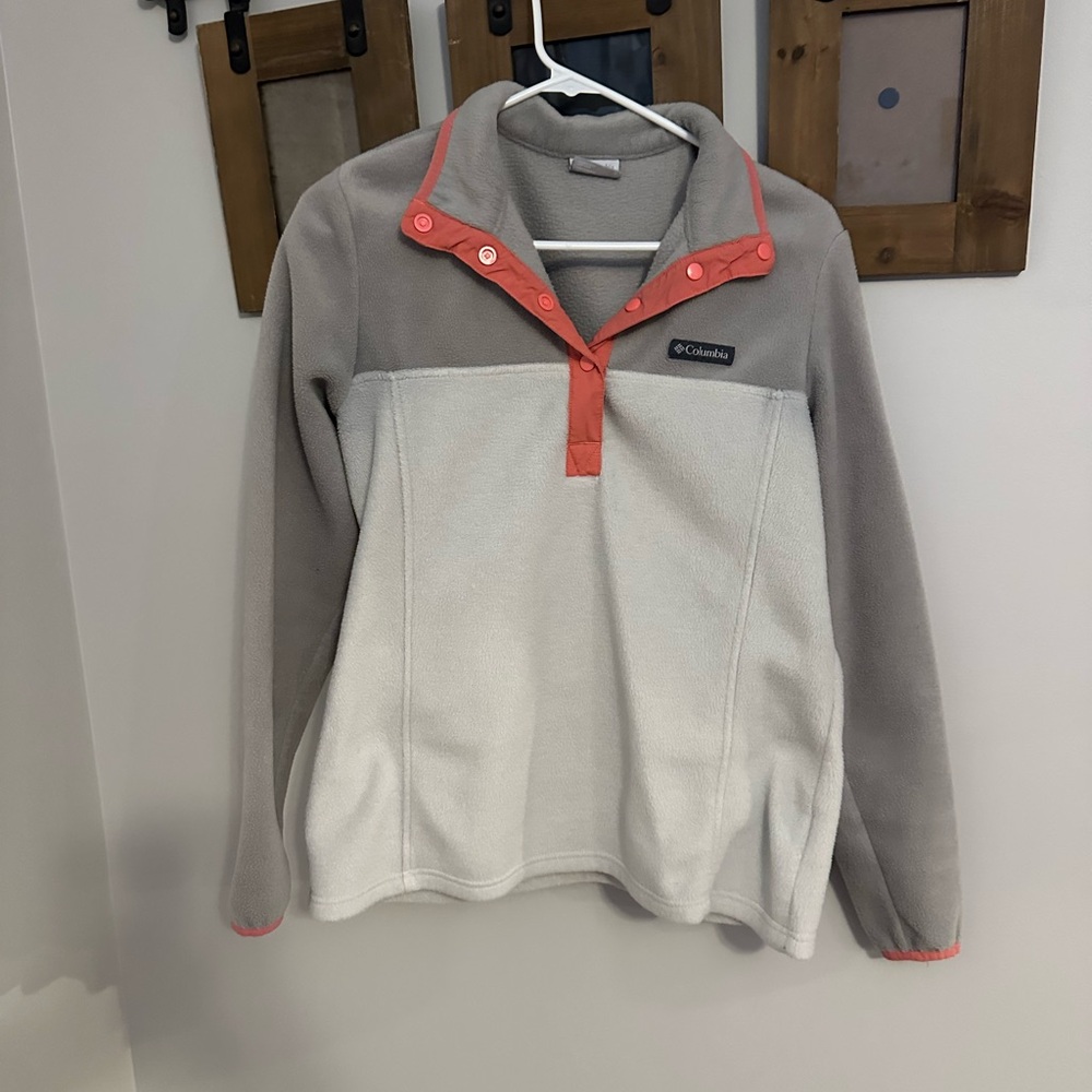 Columbia Gray and White Fleece Pullover
